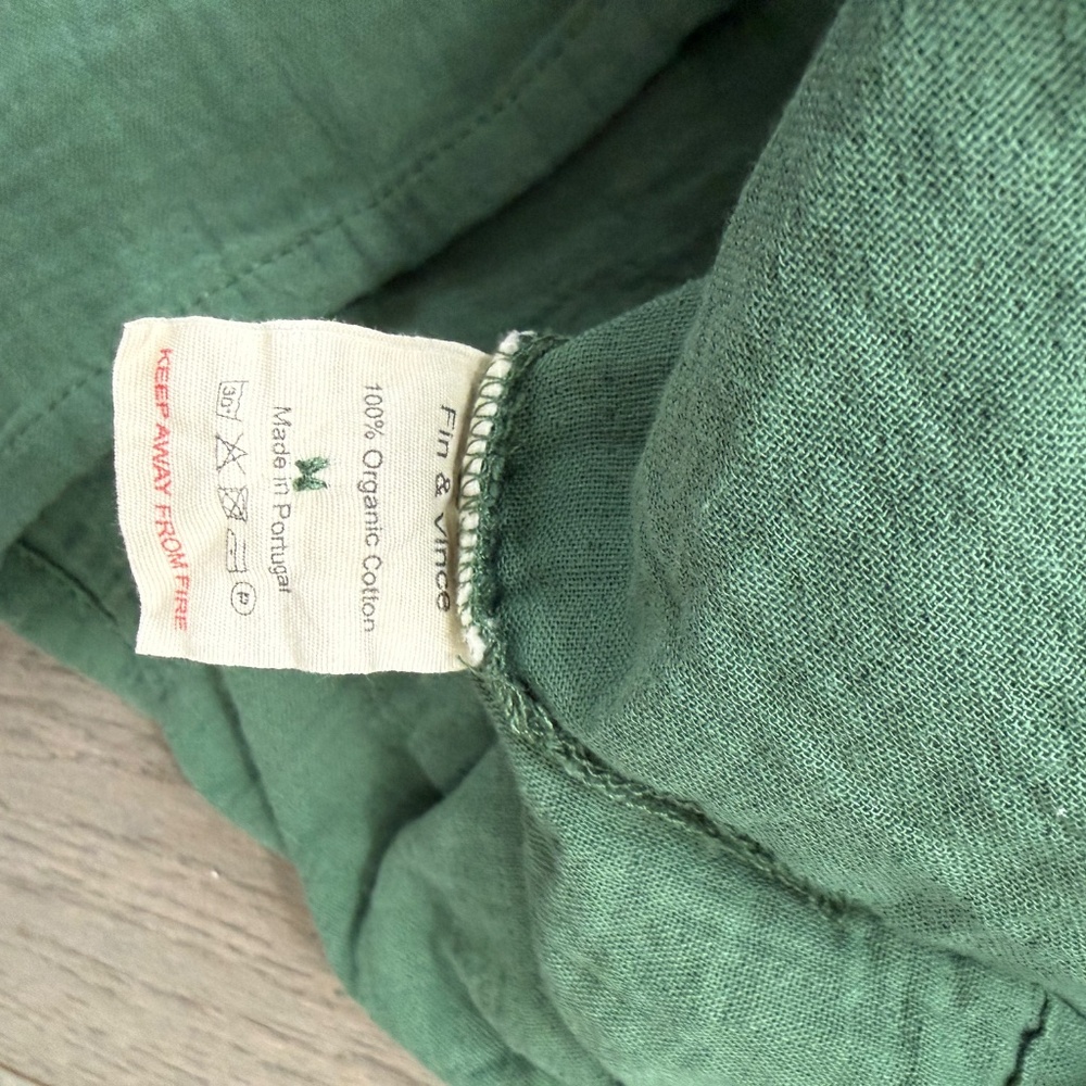 Fin & Vince Button up shirt size 4/5 - Picture 3 of 3